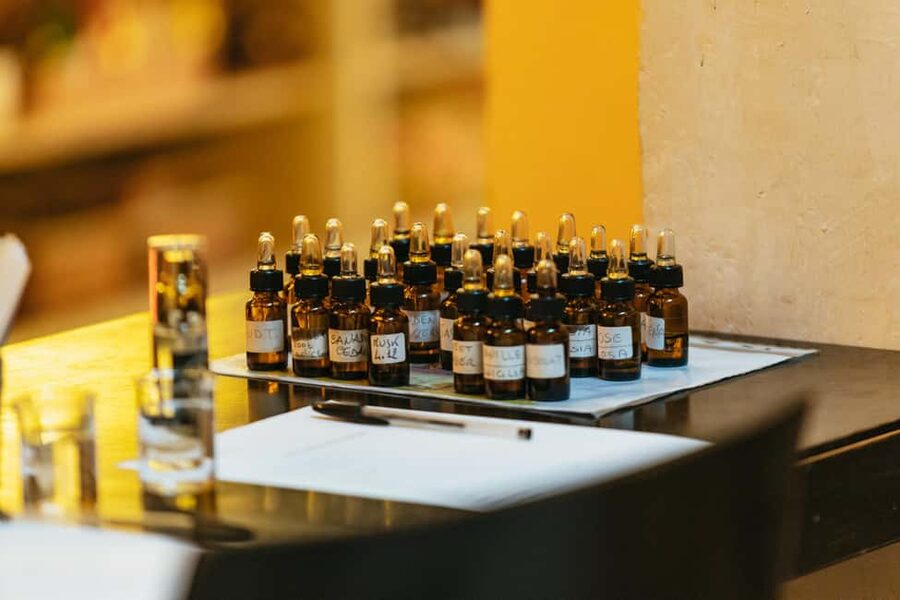 Florence: Perfume Masterclass and Sensory Experience - Mixing your formula: where creativity meets precision