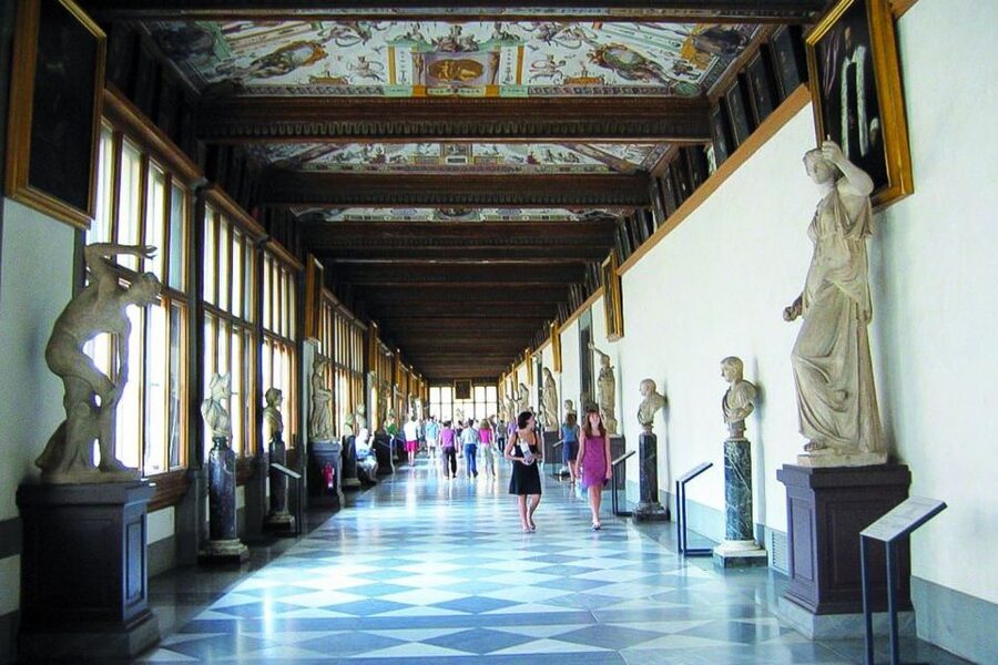 Florence: Private Uffizi Gallery Discovery Tour with Ticket - Why the Uffizi line matters and how fast-track changes your day