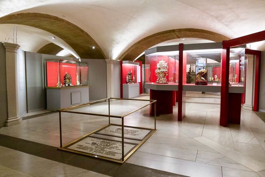 Florence: Reserved Entrance Ticket to the Medici Chapel - Michelangelo’s New Sacristy (Sagrestia Nuova): tombs designed like sculpture