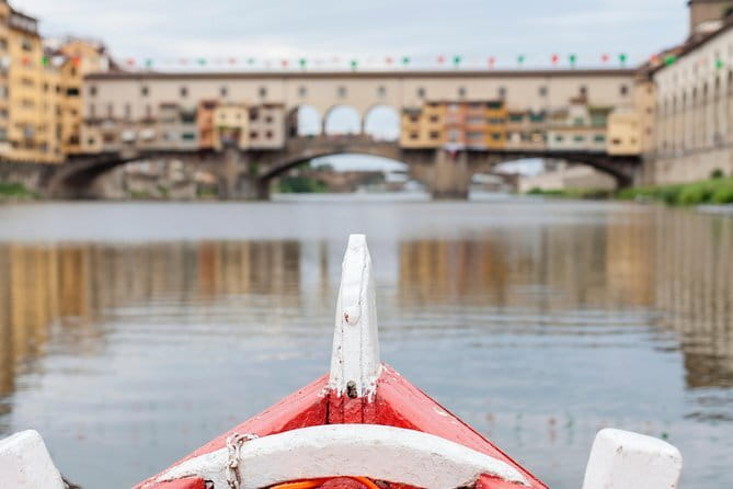 Florence River Cruise on a Traditional Barchetto - Uffizi From the Water: A Different Way to See a World-Famous Building