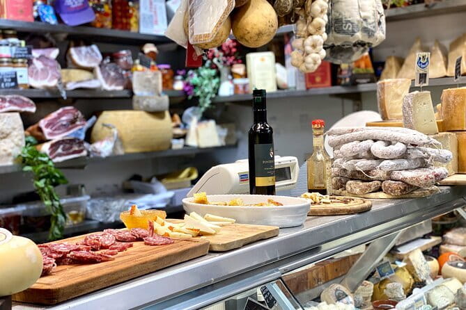 Florence’s Ultimate Food Tour: Full Tuscan Meal by Do Eat Better - Via dei Neri: schiacciata street food that actually fills you up