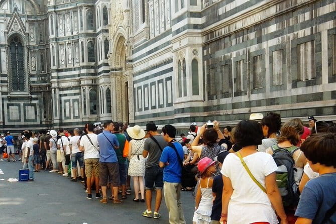 Florence Skip-the-Line Duomo Tour with Guide & Brunelleschi Dome - Skip-the-line to Duomo, then the smart “behind the scenes” parts