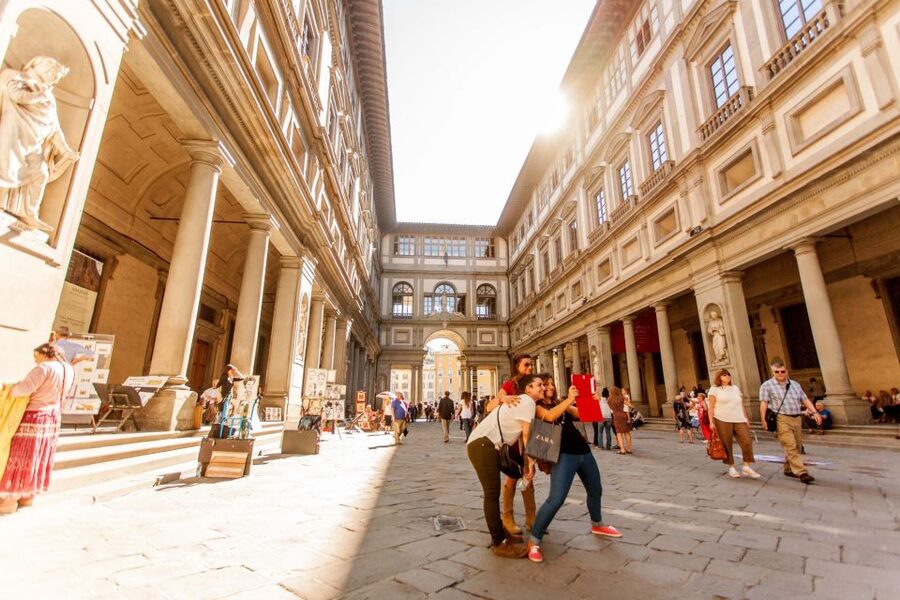 Florence: Skip-the-Line Uffizi Gallery Small Group Tour - The guided highlights route: Botticelli first, then Michelangelo, Da Vinci, and more