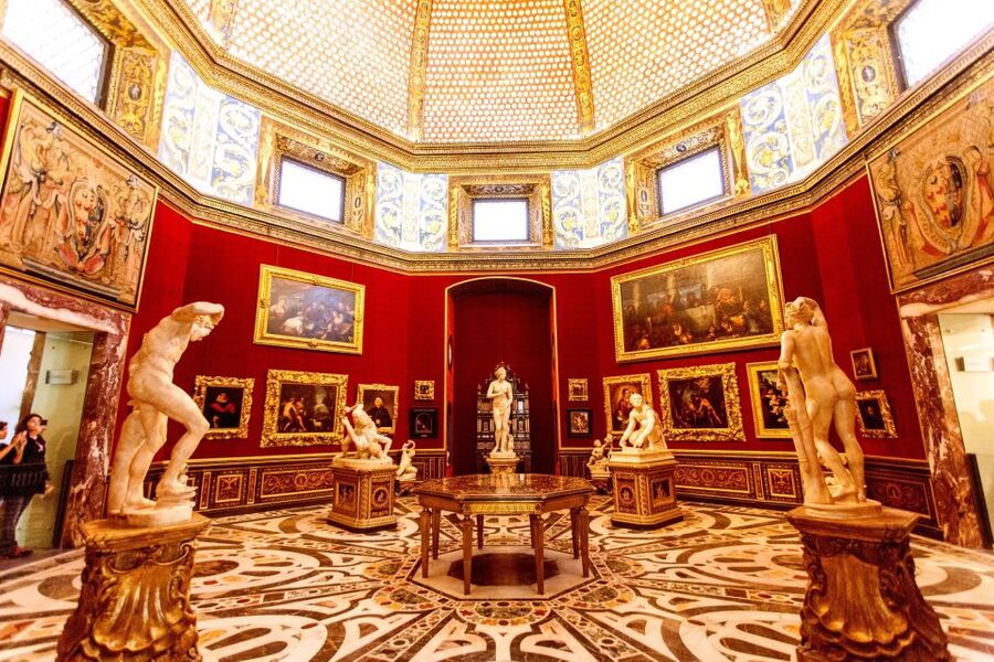Florence: Skip-the-Line Uffizi Gallery Small Group Tour - The Uffizi Terrace stop: Florence views with a clear endpoint