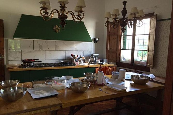 Florence Small-Group Pasta Class with Seasonal Ingredients - Small group size and one-on-one attention in a real kitchen