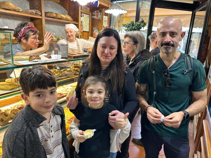 Florence: Street Food Tour with Wine & Local Guide - Schiacciata, pasta, gelato, and the street-food lineup