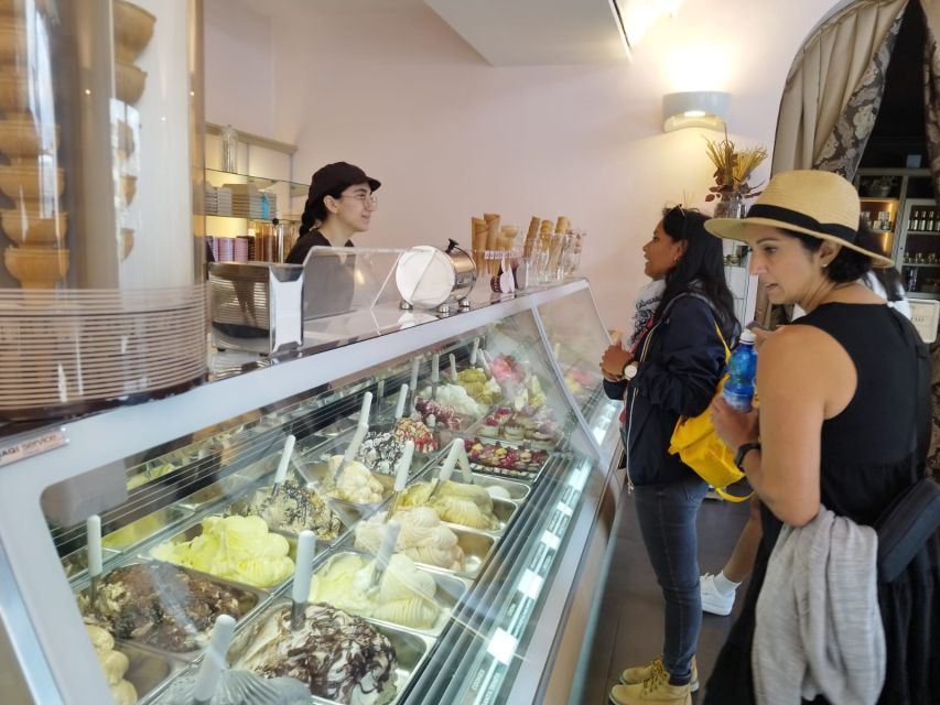 Florence: Street Food Walking Tour with Wine - Ponte Vecchio on your way to the last bites