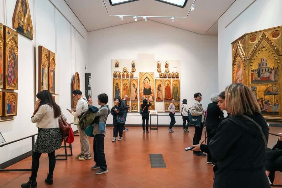 Florence: Uffizi Gallery Reserved-Entry VIP Tour - Finding the Meeting Point Near the Uffizi Ticket Office