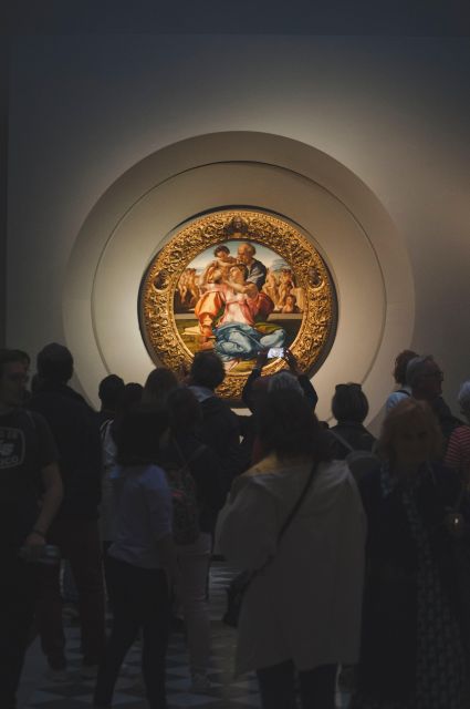 Florence: Uffizi Gallery Small-Group Guided Tour with Ticket - Michelangelo’s Tondo Doni: When Power Replaces Politeness