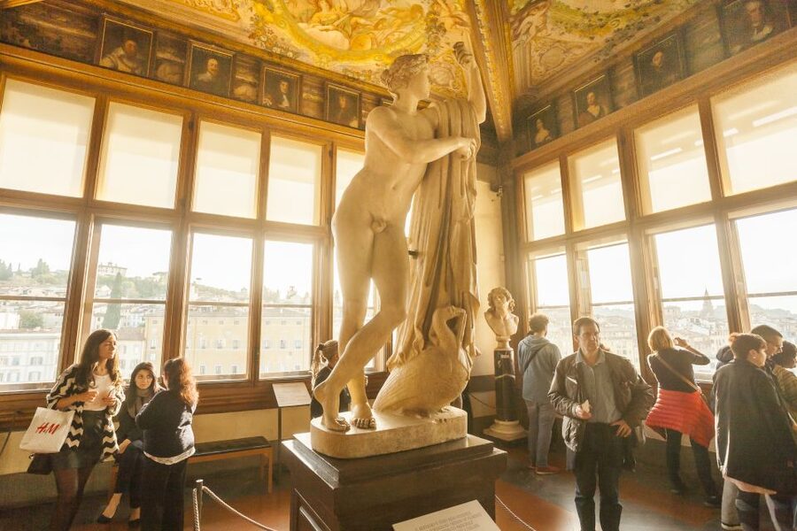 Florence: Uffizi Gallery Tickets with Optional Audio Guide - The Uffizi Building Itself: More Than a Pretty Frame