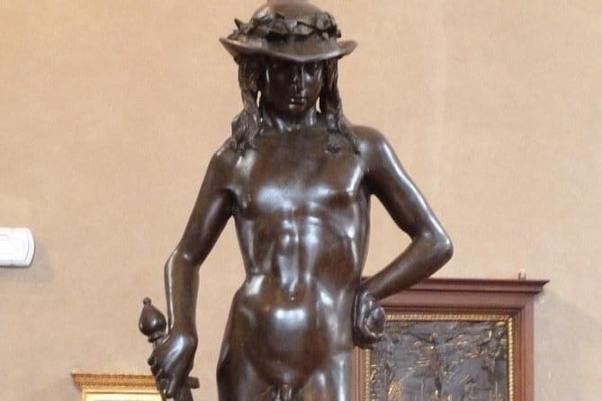 Florence Walking Tour - Signoria Square, Porcellino, and the Uffizi area from the outside