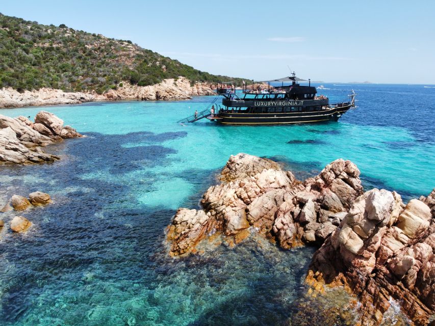From Cannigione: La Maddalena Archipelago Boat Trip - La Maddalena: The One-Hour Town Break for Shops and Strolls