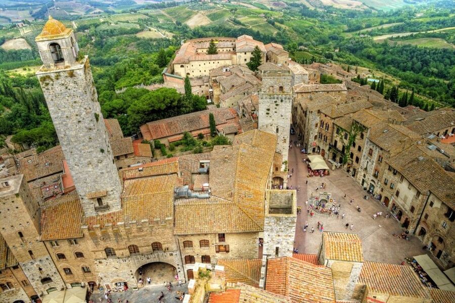 From Florence: Tuscany Highlights Full-Day Tour - Languages and group setup: how you stay oriented