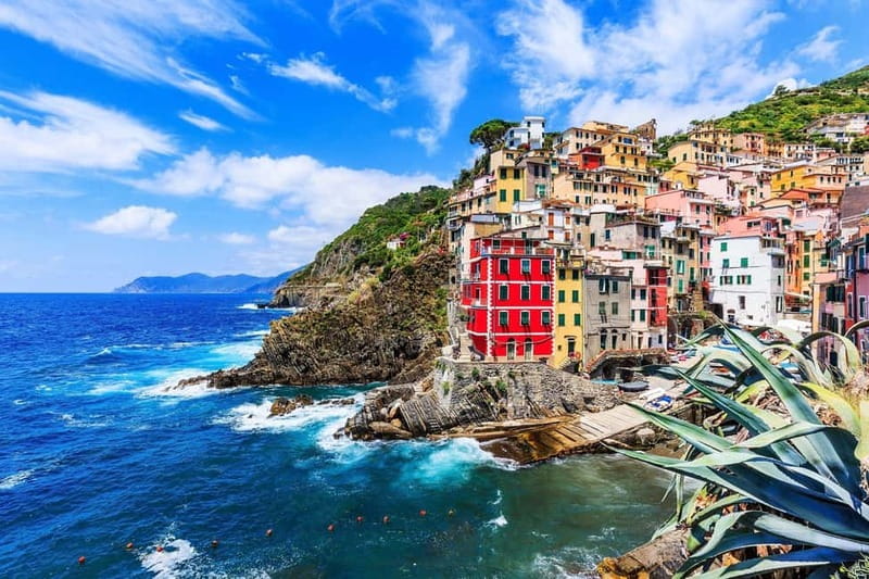 From La Spezia: Cinque Terre Small Group Tour with Limoncino - Vernazza: the pastel village stop that feels like a film set