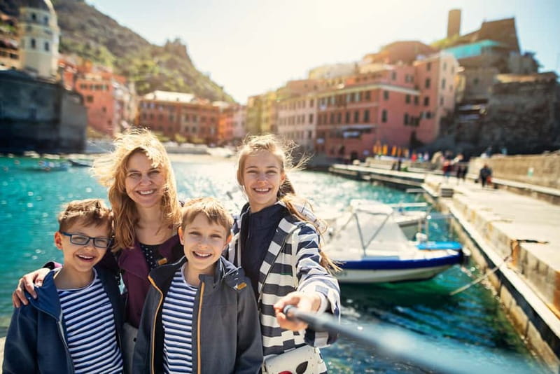From La Spezia: Cinque Terre Small Group Tour with Limoncino - Group flow with a guide: the difference between chaos and calm
