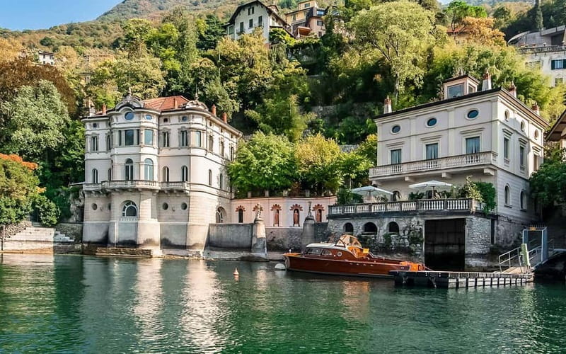 From Milan: Lake Como & Bellagio DayTour with Private Cruise - The private cruise on Lake Como, the best photo angle is moving