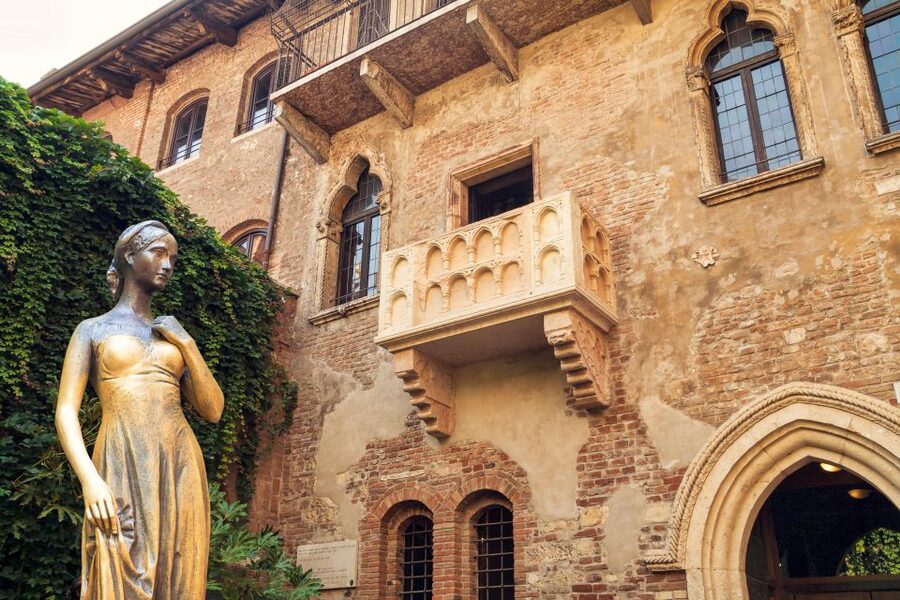 From Milan: Verona, Sirmione and Lake Garda with Boat Cruise - A 11-hour Verona and Lake Garda day trip that actually works