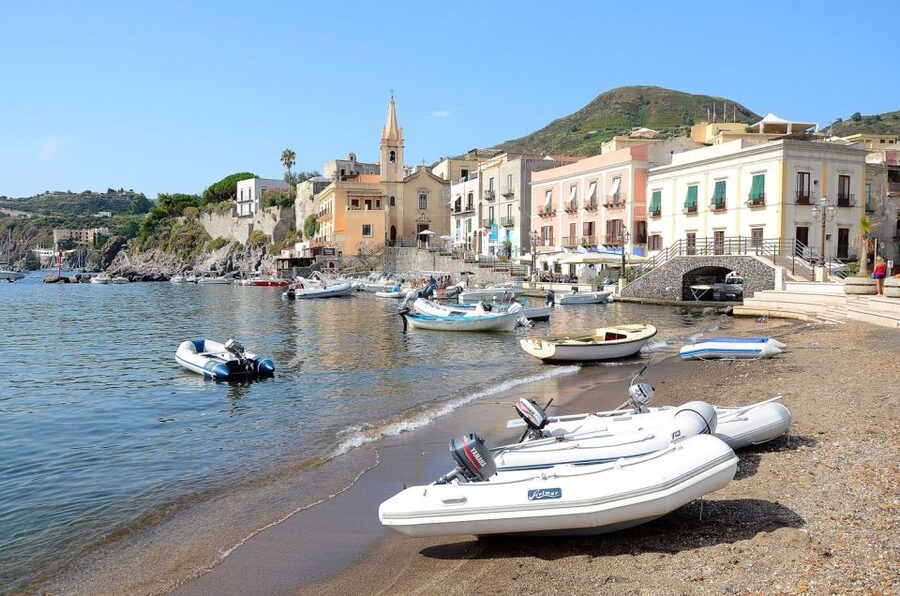 From Milazzo: Lipari and Vulcano Day Trip - Why Lipari and Vulcano fit together so well in one day
