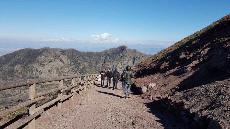 From Naples: Day Trip to Mount Vesuvius - The 1 km climb: what to expect and how to pace it