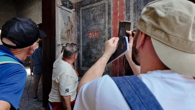 From Naples: Guided tour of Pompeii skip-the-line and round-trip train - Napoli Centrale: how the tour starts (and how to avoid confusion)