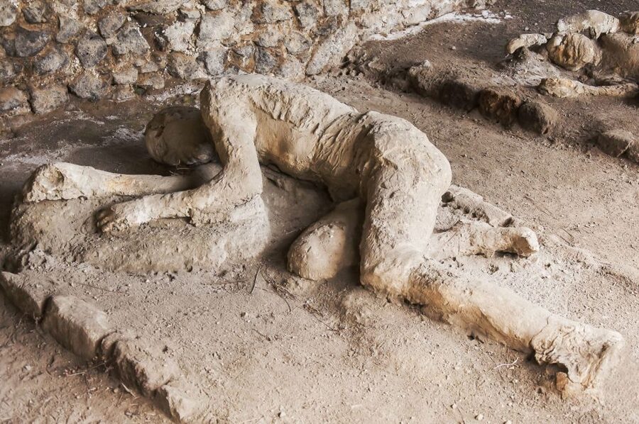 From Naples: Pompeii & Amalfi Coast Full-Day Trip with Lunch - Sorrento Food Tasting and the Art of Short Stops