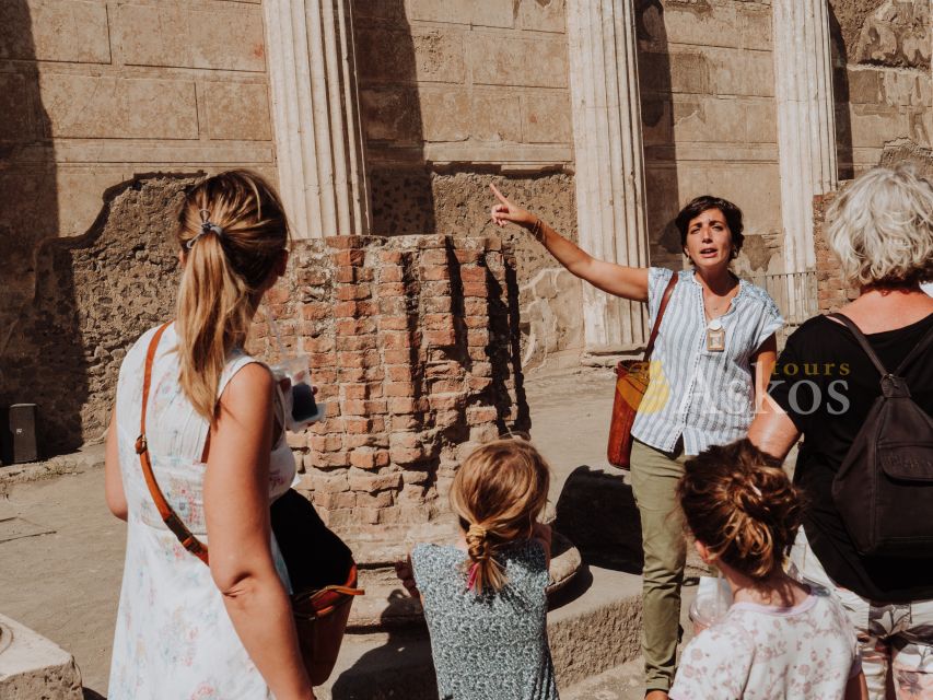 From Naples: Pompeii & Herculaneum with Archaeologist Guide - Herculaneum: 20 Meters of Mud and Why It Looks Like Time Stopped