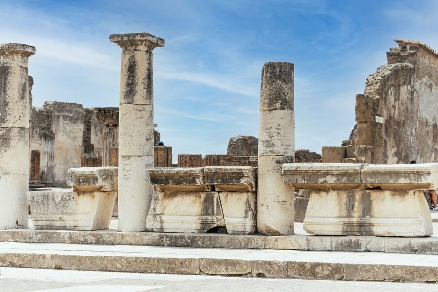 From Naples: Pompeii Ruins & Mount Vesuvius Day Tour - Pompeii first: what you actually see with a guide
