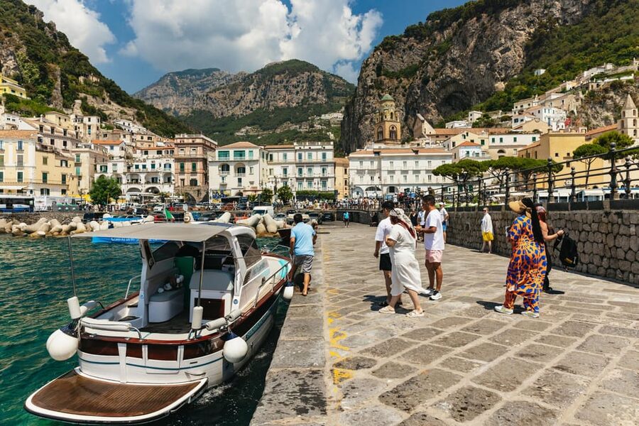 From Naples: Positano and Amalfi Boat Tour with Drinks - From Naples to the boat: meeting point and minivan reality