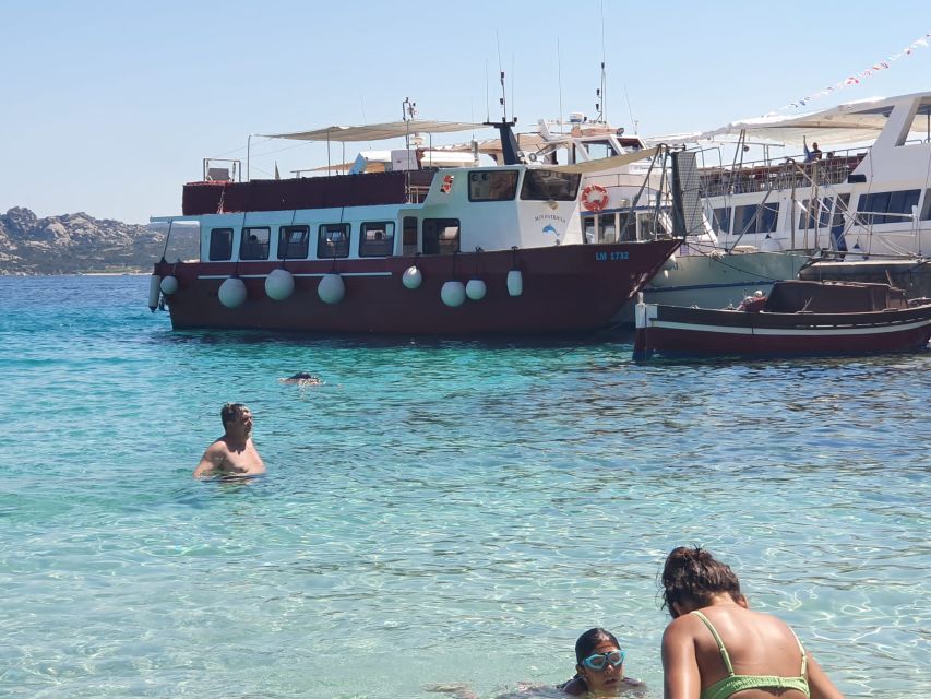 From Palau: La Maddalena Archipelago Boat Tour with Pasta - La Maddalena town time: historic center, bars, and a quick reset