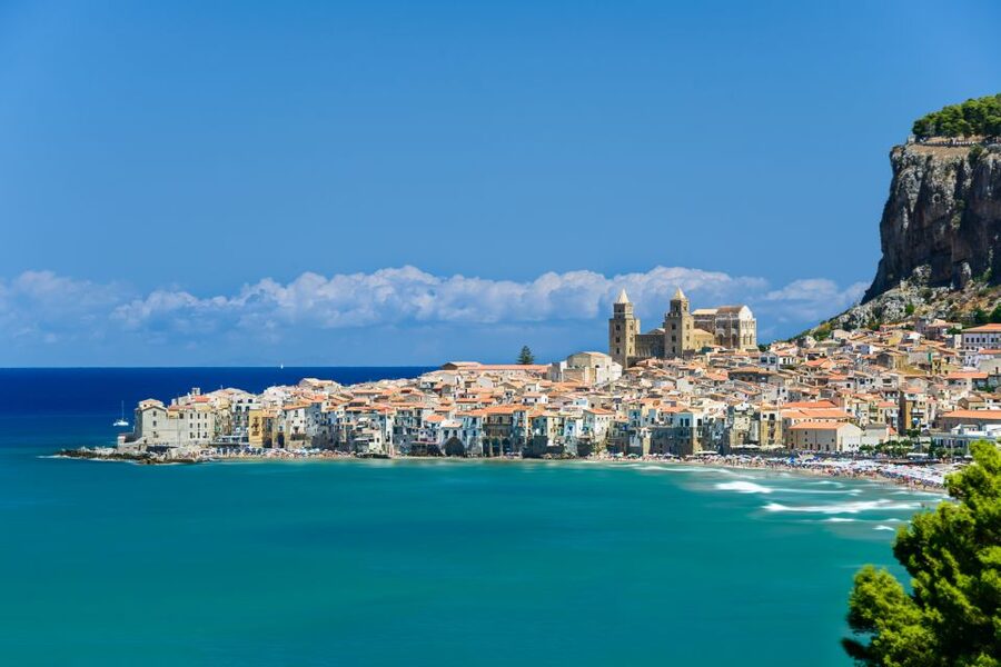From Palermo: Monreale and Cefalù Half-Day Trip - Cefalù Duomo and town walk: how to get your best 2.5 hours