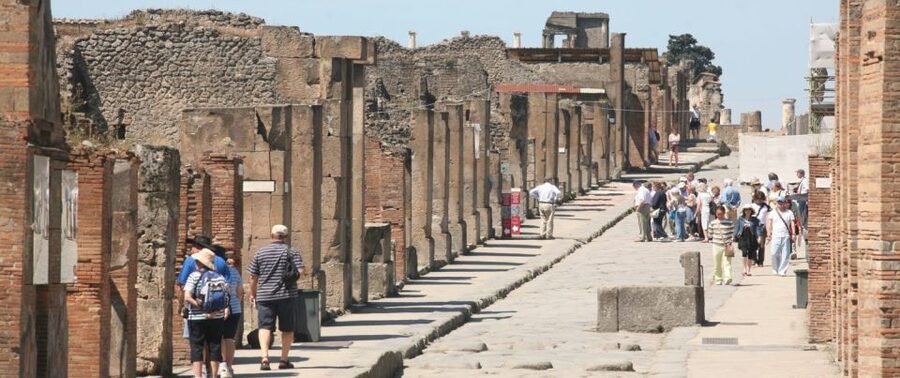 From Rome: Pompeii, Positano and Amalfi Full-Day Tour - Positano: real time for views, lunch, and shopping