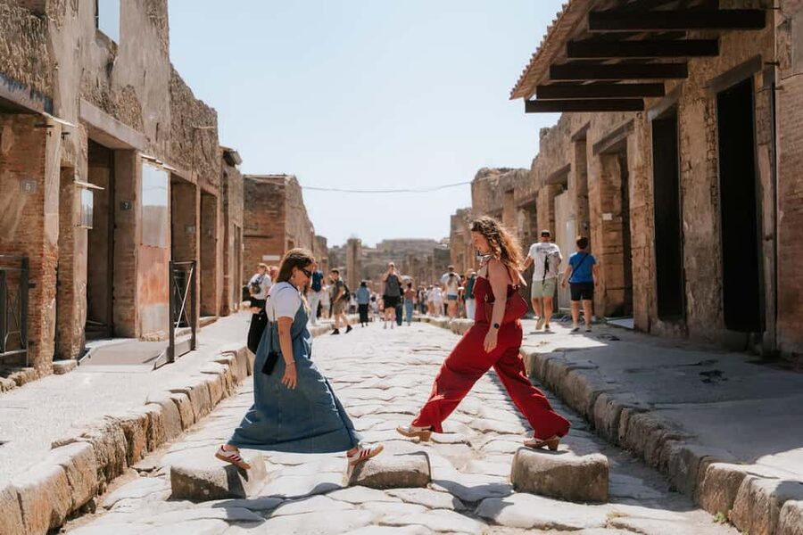 From Rome: Pompeii with Expert Guide & Amalfi Coast Day Trip - Pompeii highlights that usually take your attention first