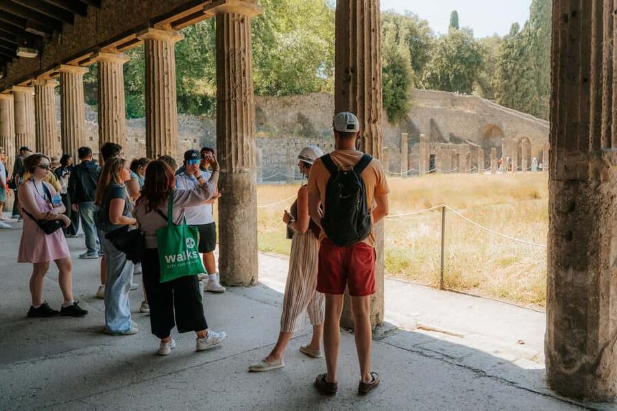 From Rome: Pompeii with Expert Guide & Amalfi Coast Day Trip - Positano free time: using about two hours wisely