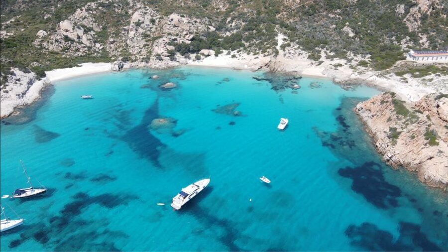 From Santa Teresa Gallura: La Maddalena Full-Day Boat Tour - Consorzio delle Bocche boats: comfort, restrooms, and crowd reality