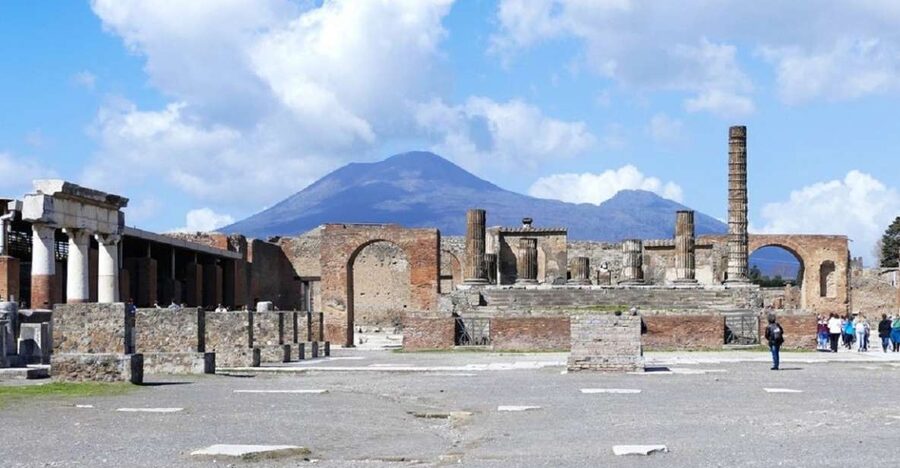From Sorrento: Day Tour to Pompeii Ruins and Mount Vesuvius - Pompeii with a guide, not just a ruins walk