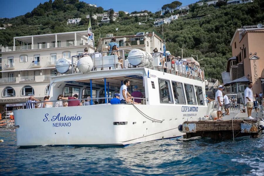 From Sorrento/Nerano: Capri Island Cruise with Guide Onboard - Key things to love about this Capri cruise from Nerano