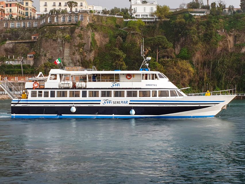 From Sorrento: Positano and Amalfi Day Cruise - Crowds, Heat, and What the Crew Can Do for You