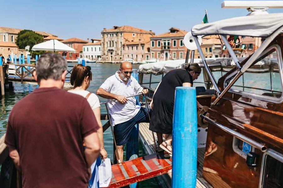 From Venice: Murano & Burano Guided Tour by Private Boat - Finding Murano and Burano fast from Venice’s edge