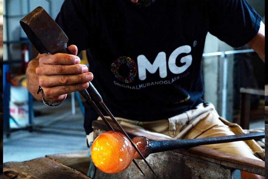 Glass Blowing Show Visit Murano Glass Factory & Showroom OMG - Solid glass sculpting: the glass horse moment
