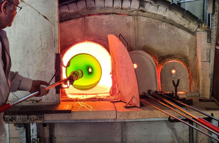 Glass Blowing Show Visit Murano Glass Factory & Showroom OMG - The short factory tour that makes the show click