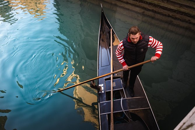 Grand Canal Gondola Experience with Live Commentary™ - When wind, tide, and weather change the plan