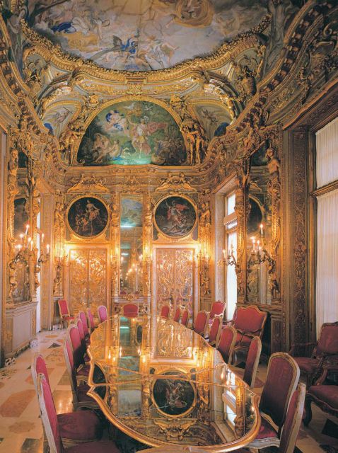 Guided Tour of Rolli Palaces UNESCO Site, Genoa - Palazzo Imperiale: walking the magnificent stairs for the full effect