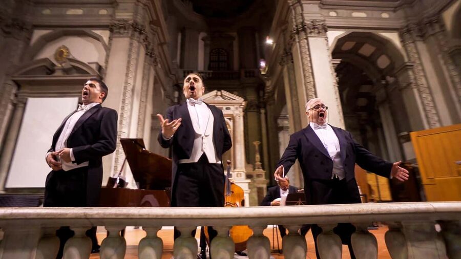 Heart of Florence: Dinner and Three Tenors Concert Ticket - Piazza della Signoria to Cattedrale dell’immagine: the easy Florence-night flow