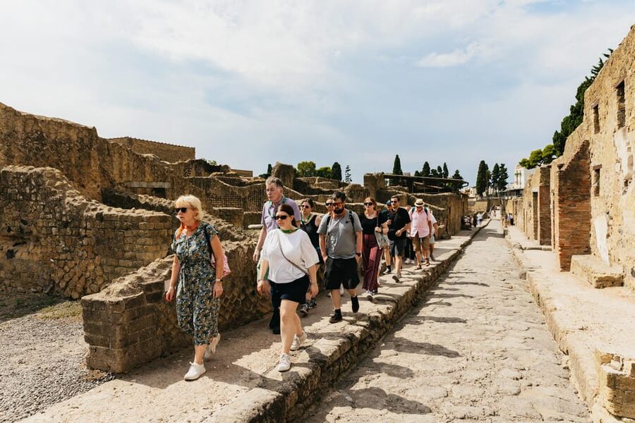Herculaneum: Skip-the-Line Guided Tour with Archaeologist - Herculaneum feels different because it is a port city, not just ruins