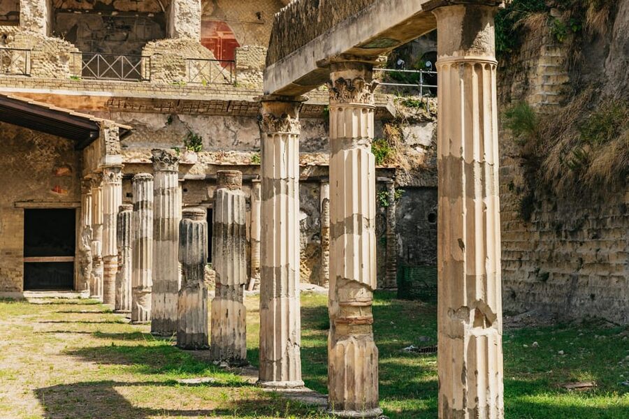 Herculaneum: Skip-the-Line Guided Tour with Archaeologist - Practical tips so you do not waste time or energy