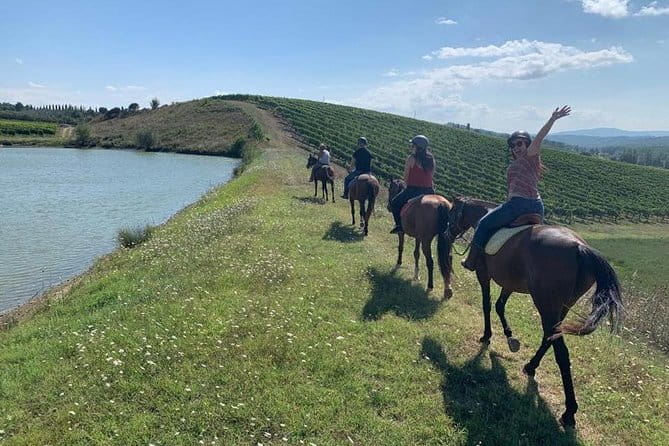 Horseback Ride in S.Gimignano with Tuscan Lunch Chianti Tasting - Leaving Florence for Tuscan countryside, without the chaos