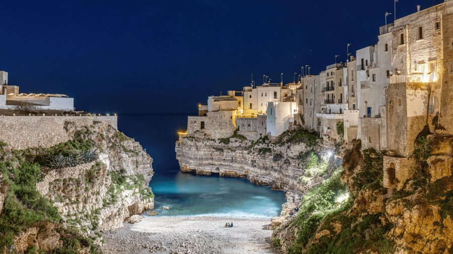 Itria Valley: Polignano, Ostuni, and Locorotondo, from Bari - The AC GT bus, onboard video, and how the self-guided system stays usable