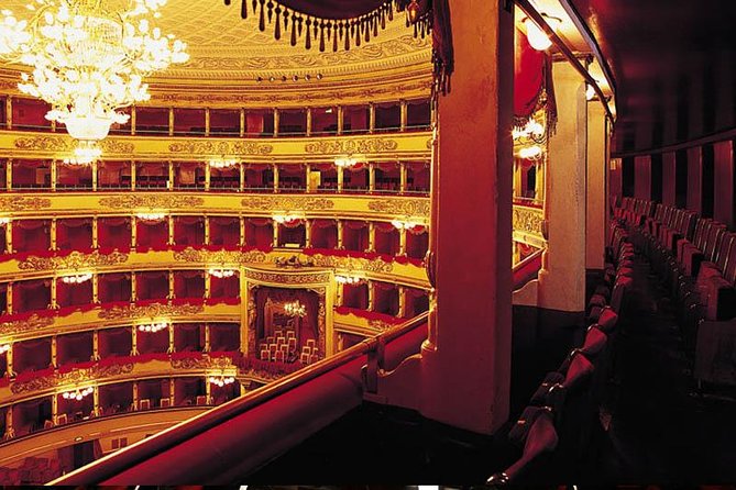La Scala Theatre and Museum Tour in Milan With Private Guide - Private guide expectations versus the real group setup