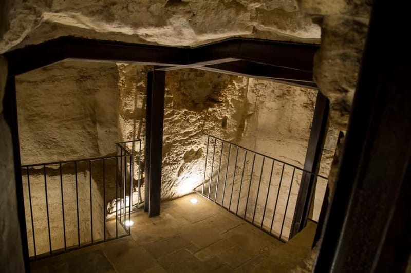 Lecce: Baroque Architecture and Underground Walking Tour - Key things you will notice