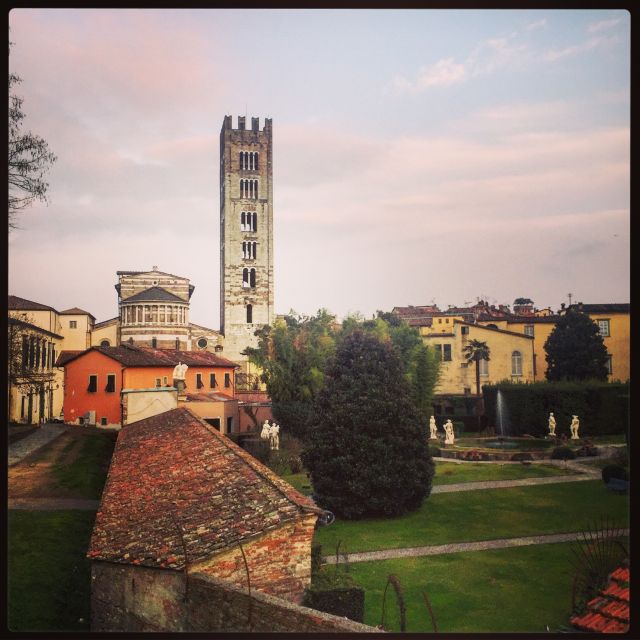 Lucca: 2-Hour City Center Walking Tour - Torre delle Ore and Torre Guinigi: two towers, two ways to look up